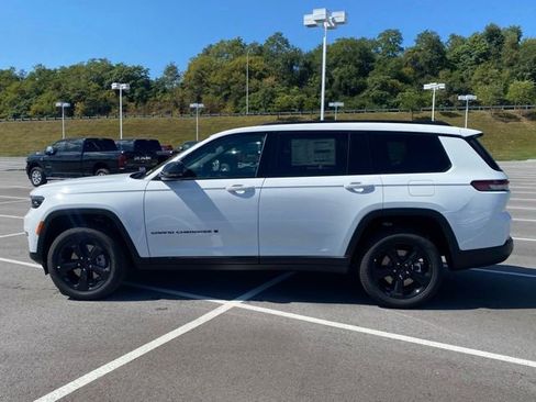 New 2025 Jeep Grand Cherokee L Limited w/ Luxury Tech Group II image 3