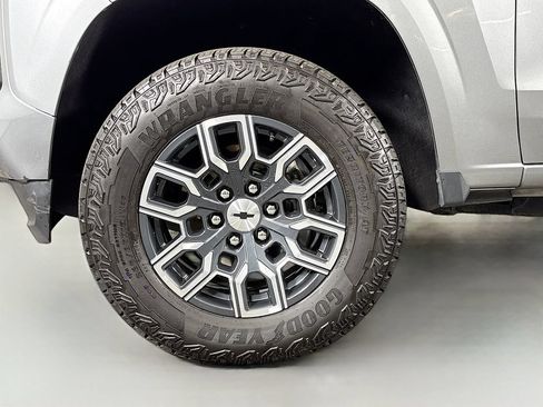 Certified 2024 Chevrolet Colorado Z71 w/ Z71 Convenience Package 2 AWD/4WD image 34