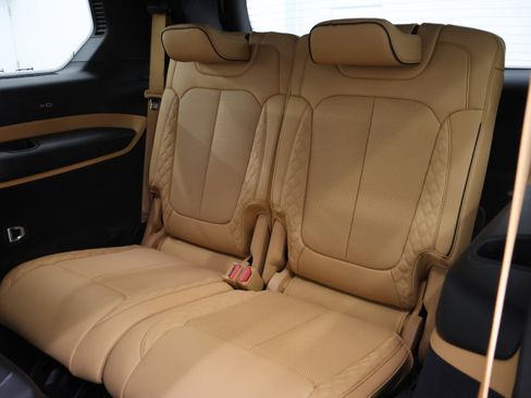 Used 2025 Jeep Grand Cherokee L Summit AWD/4WD image 10