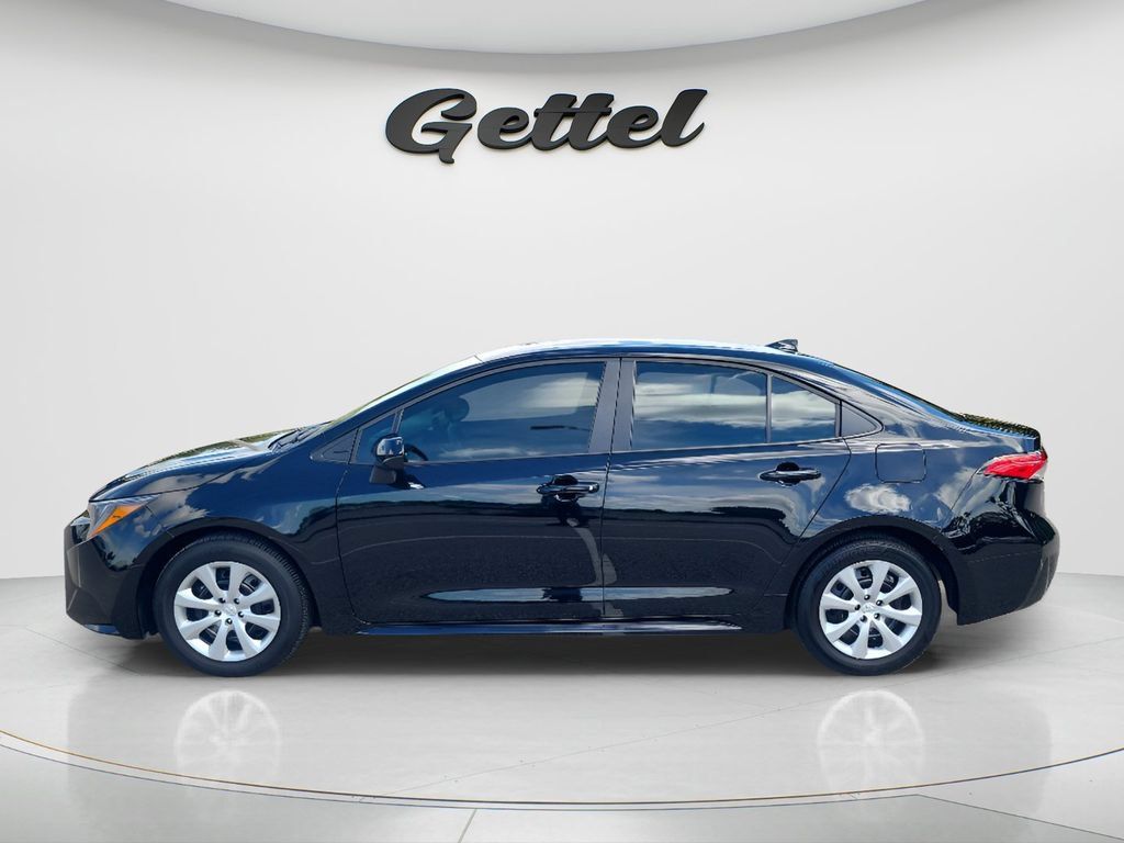 Certified 2025 Toyota Corolla LE w/ Convenience Package FWD image 8