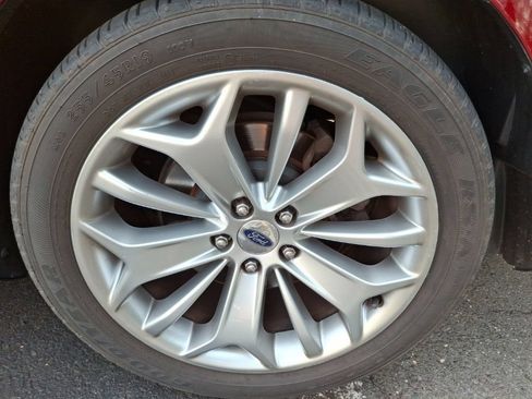 Used 2017 Ford Taurus Limited FWD image 7