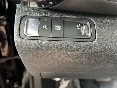 Certified 2025 Chevrolet Equinox LT FWD image 18