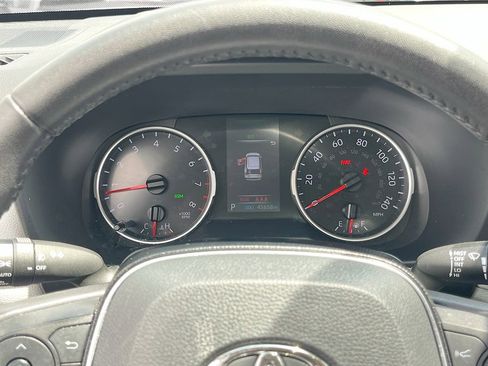 Used 2021 Toyota RAV4 XLE Premium FWD image 12
