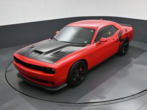 Used 2018 Dodge Challenger SRT Hellcat RWD image 58