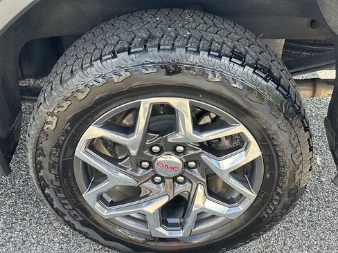 Used 2024 GMC Sierra 1500 SLT w/ SLT Premium Plus Package AWD/4WD image 14