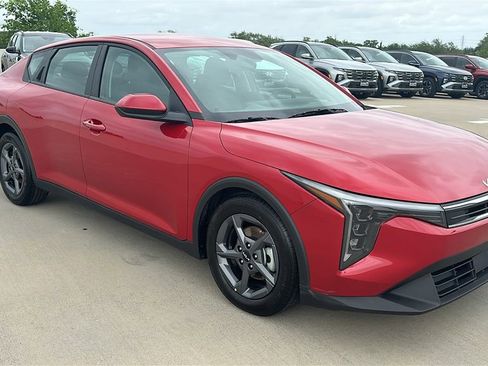 Used 2025 Kia K4 LXS image 14