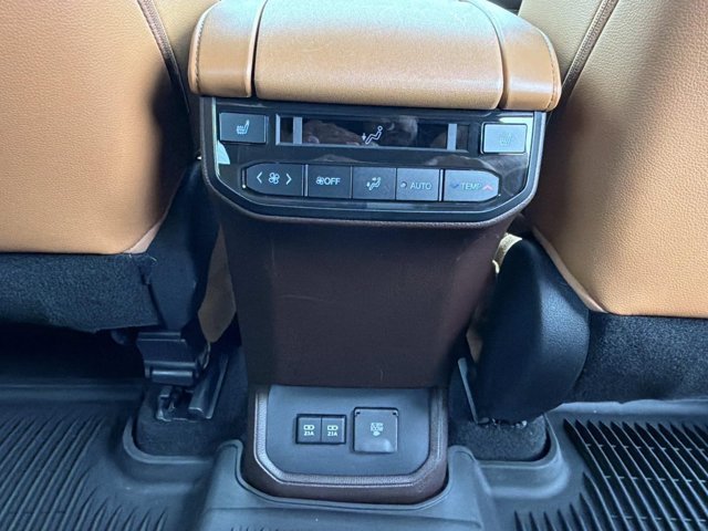 Certified 2021 Toyota Highlander Platinum FWD image 21