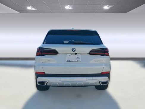 New 2026 BMW X5 xDrive50e image 10