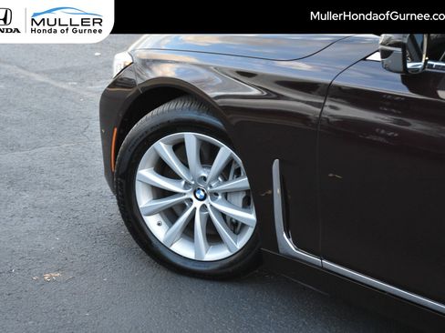 Used 2020 BMW 750i xDrive w/ Executive Package image 13