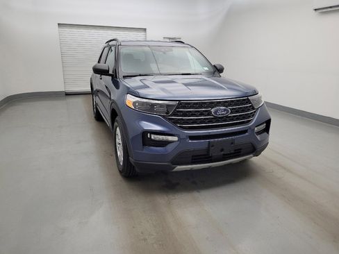 Used 2020 Ford Explorer XLT w/ Equipment Group 202A AWD/4WD image 14