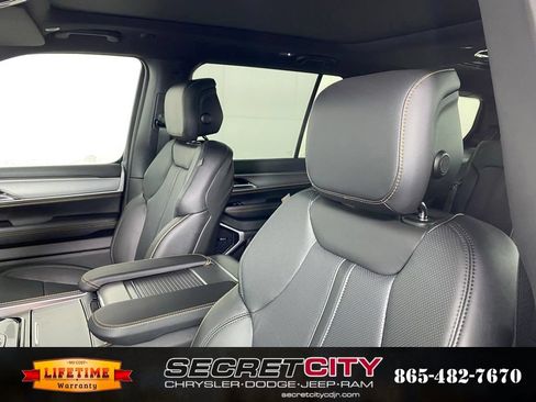 New 2026 Jeep Grand Wagoneer 4WD image 10