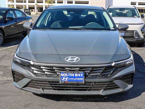 New 2026 Hyundai Elantra Hybrid FWD image 2