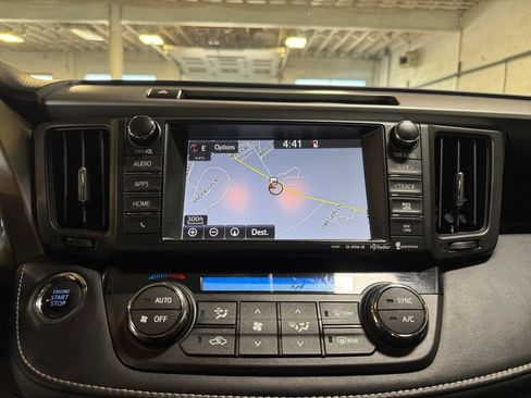 Used 2016 Toyota RAV4 Limited AWD/4WD image 19
