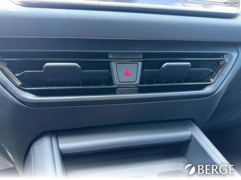 New 2026 Volkswagen Tiguan SE FWD image 17