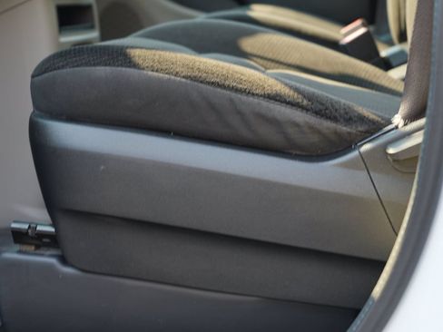 Used 2018 Dodge Grand Caravan SE w/ UConnect Hands-Free Group FWD image 15