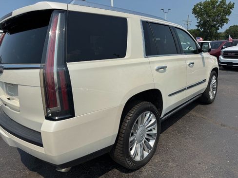 Used 2015 Cadillac Escalade Premium AWD/4WD image 11