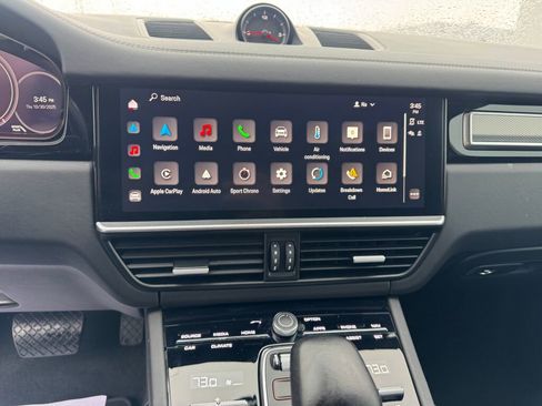 Used 2023 Porsche Cayenne Platinum Edition image 11