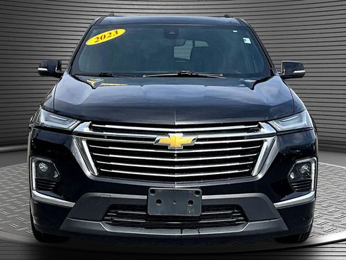 Used 2023 Chevrolet Traverse Premier AWD/4WD image 2