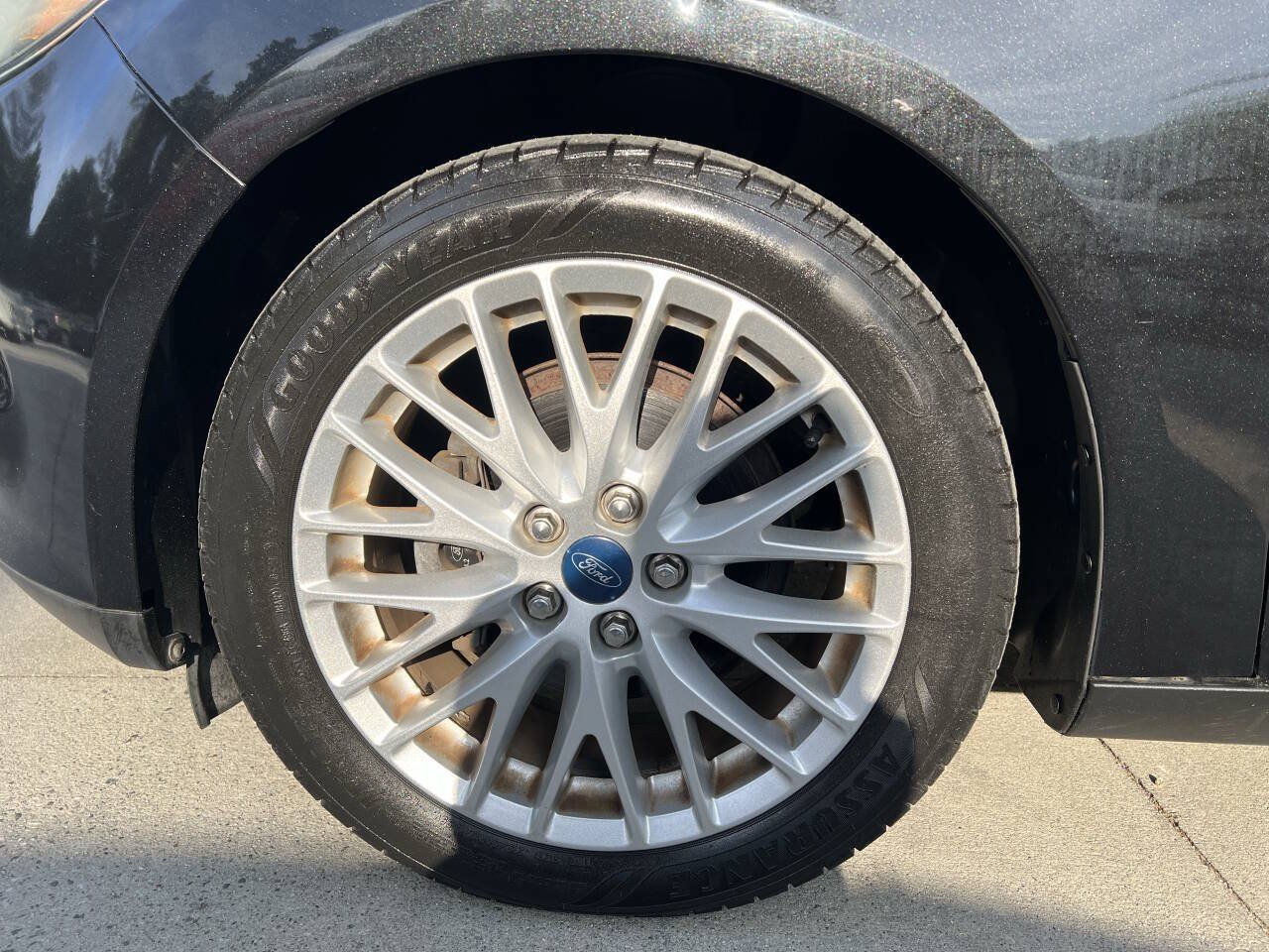 Used 2013 Ford Focus Titanium FWD image 29