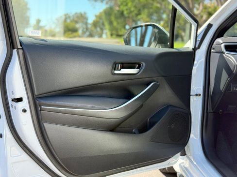 Used 2022 Toyota Corolla SE image 11