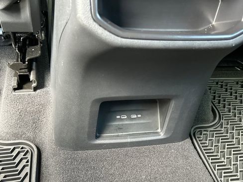 Certified 2025 Volkswagen Atlas Cross Sport SE image 25