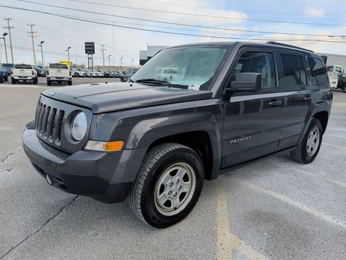 Used 2017 Jeep Patriot Sport w/ Power Value Group image 3