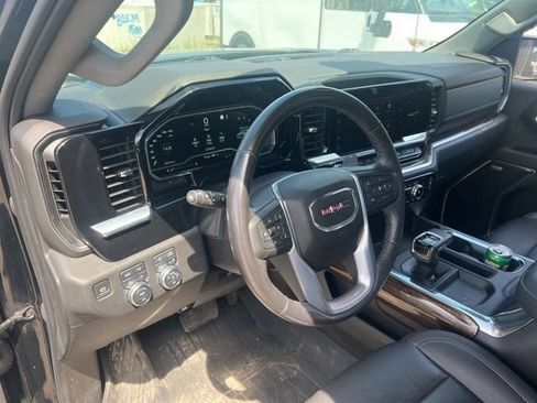 Used 2022 GMC Sierra 1500 Elevation w/ Elevation Premium Package AWD/4WD image 14