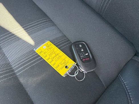 Used 2025 Honda Civic Sport image 9