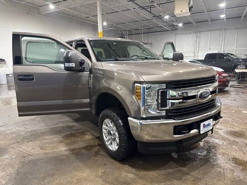 Used 2018 Ford F250 XLT w/ Snow Plow Prep Package image 8