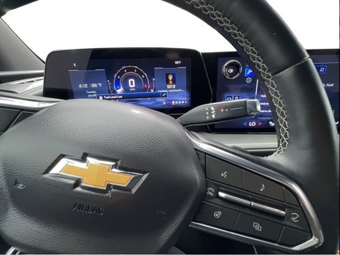 Used 2025 Chevrolet Traverse LT AWD/4WD image 42