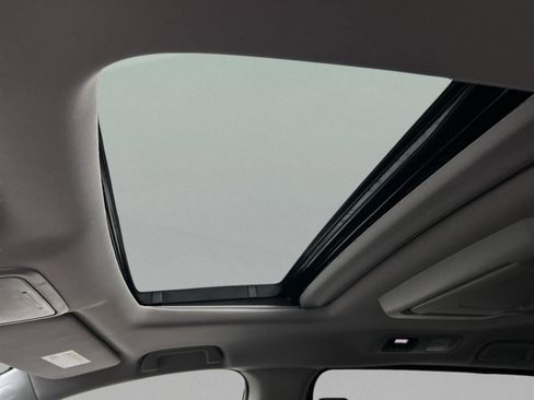 Used 2024 Honda Odyssey Touring image 34