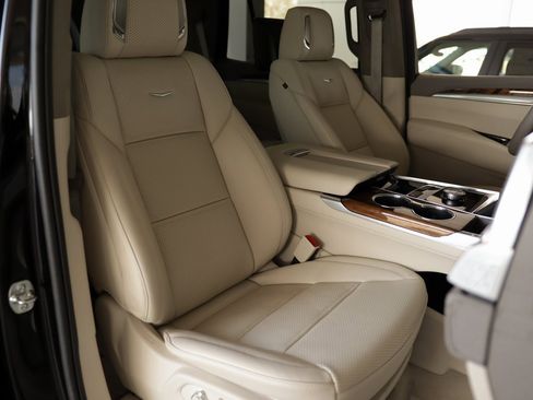 New 2025 Cadillac Escalade Premium Luxury Platinum image 44