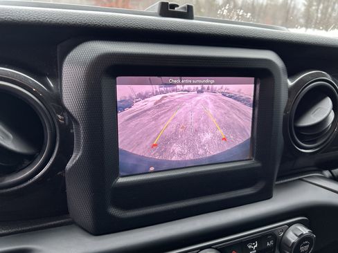 Used 2019 Jeep Wrangler Unlimited Sport image 18