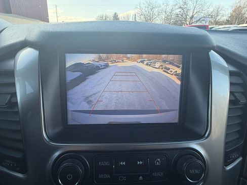 Used 2018 Chevrolet Suburban LT image 16