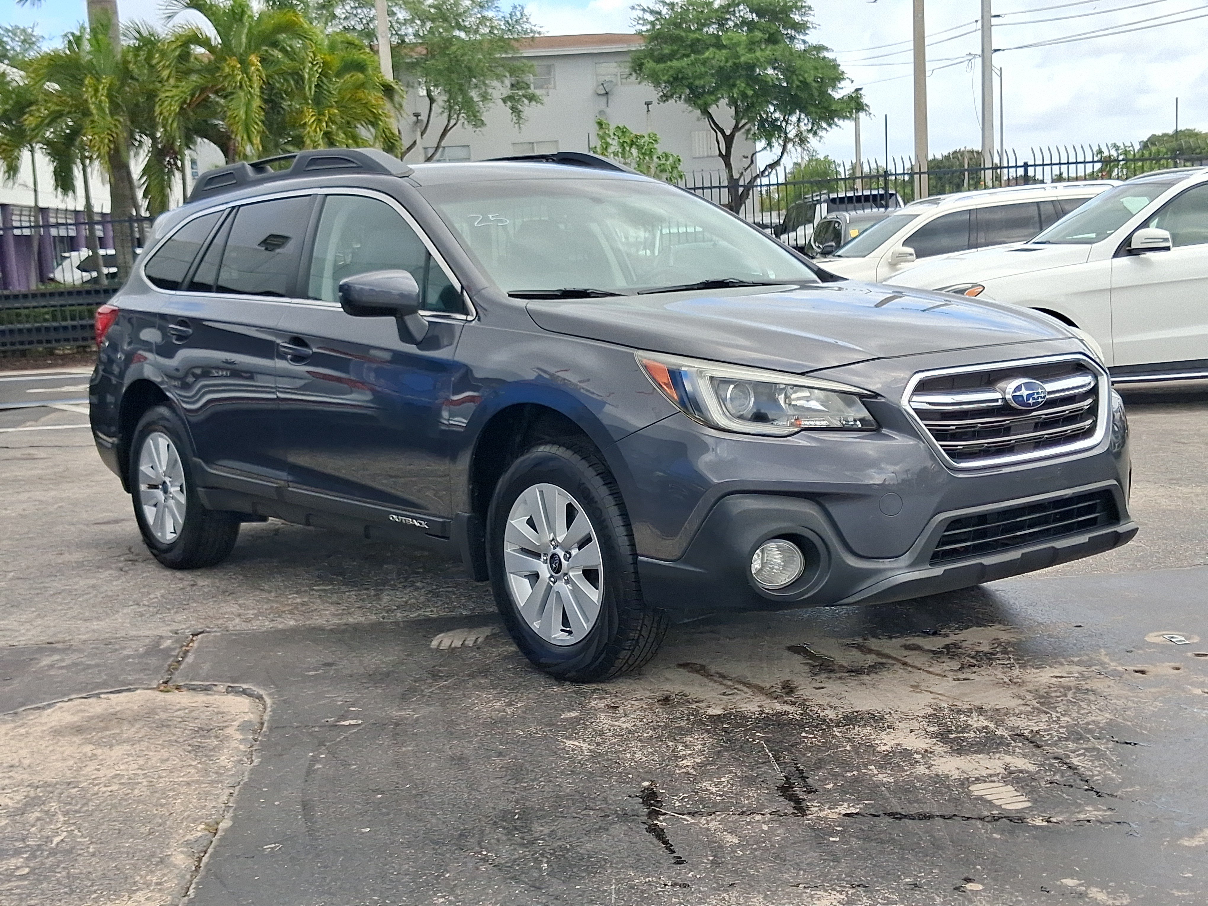 Used 2018 Subaru Outback 2.5i Premium AWD/4WD image 5