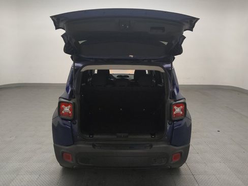 Used 2020 Jeep Renegade Latitude FWD image 29