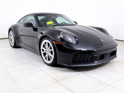 Certified 2025 Porsche 911 Carrera GTS RWD image 29