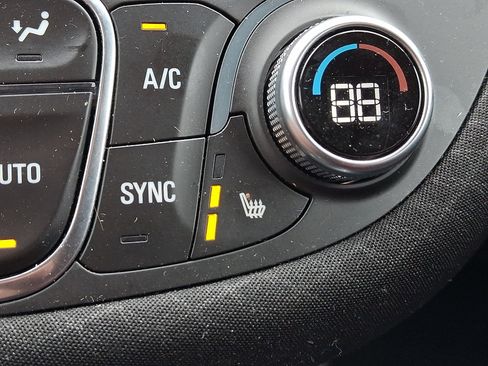 Used 2024 Chevrolet Malibu LT FWD image 24