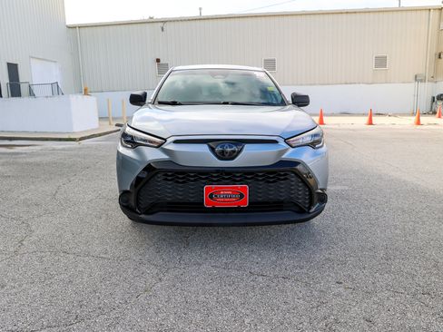 Used 2024 Toyota Corolla Cross AWD Hybrid image 3