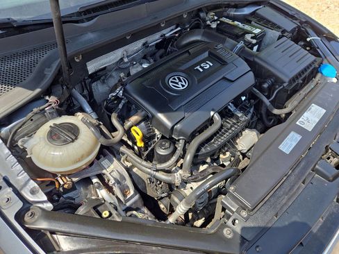 Used 2017 Volkswagen Golf S FWD image 10