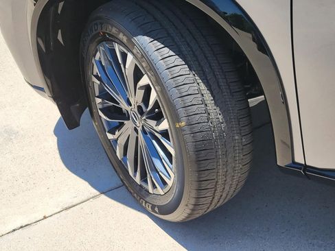 New 2026 Nissan Rogue Platinum AWD/4WD image 9
