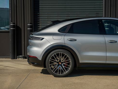 Used 2026 Porsche Cayenne GTS image 14