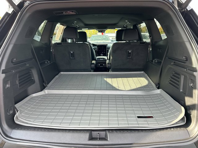 Used 2025 GMC Acadia AT4 w/ Luxury Package AWD/4WD image 11