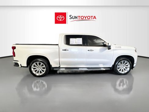 Used 2020 Chevrolet Silverado 1500 High Country w/ Technology Package AWD/4WD image 2