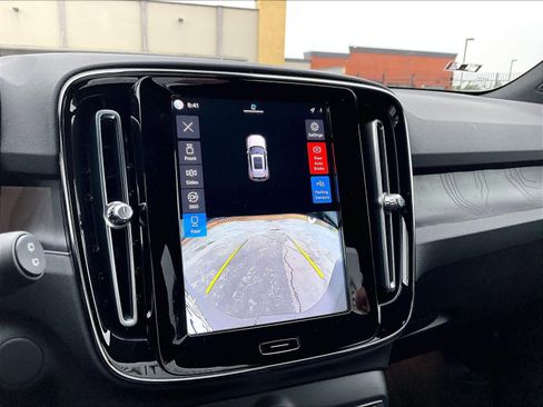 Used 2023 Volvo XC40 Recharge Plus w/ Protection Package Premier image 23