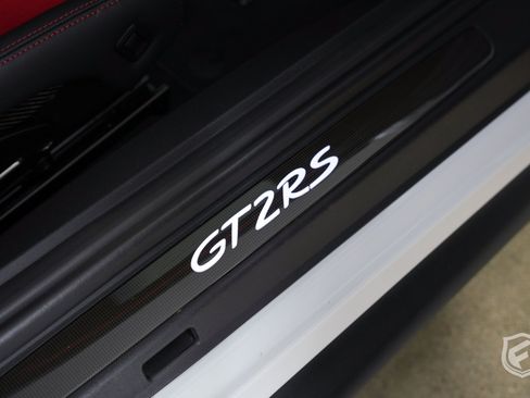 Used 2018 Porsche 911 GT2 RS RWD image 39