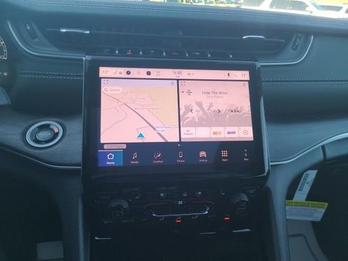 New 2025 Jeep Grand Cherokee Limited w/ Luxury Tech Group II image 14