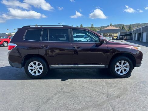 Used 2012 Toyota Highlander SE FWD image 5