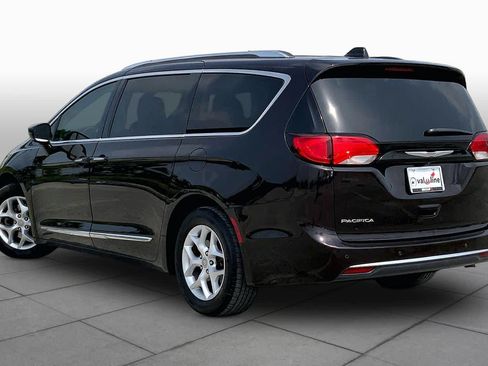 Used 2017 Chrysler Pacifica Touring-L Plus w/ Tire & Wheel Group FWD image 12