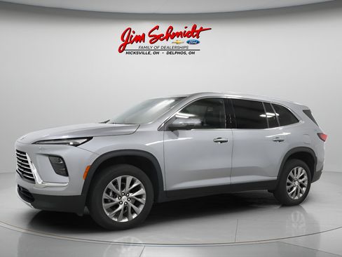 Used 2026 Buick Enclave Preferred AWD/4WD image 2